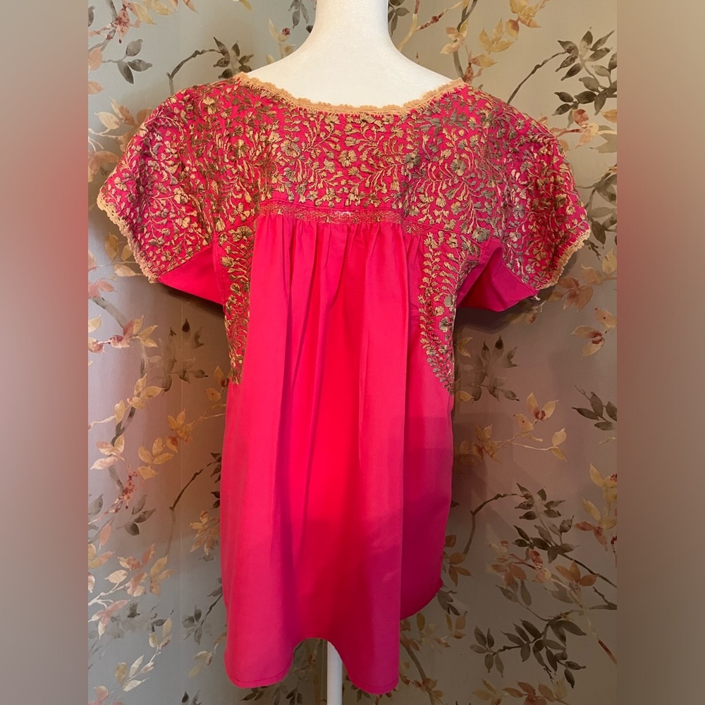 Gorgeous Embroidered Mexican Top in Bright Pink Size Large - Picture 5 of 13